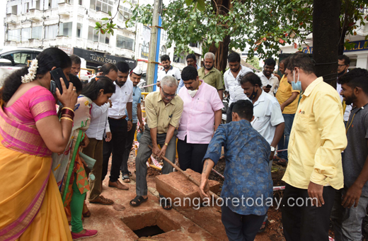 Hampankatta old well